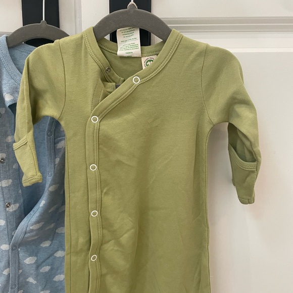 *NEW* Two Parade Organics Newborn Gown. Certified Organic Cotton. - Picture 4 of 6